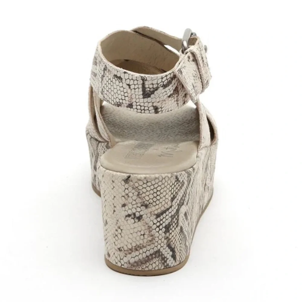 Wedges - Picture 4 of 7